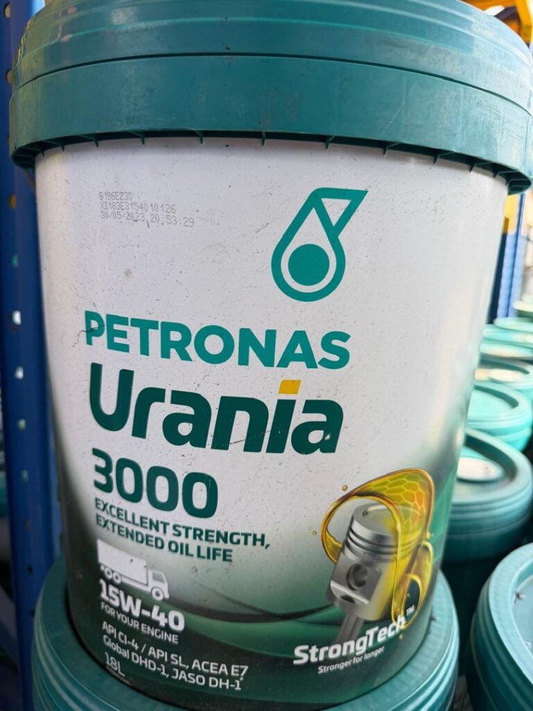 Diesel Engine Oil Urania 3000 - 15W-40 [PETRONAS]