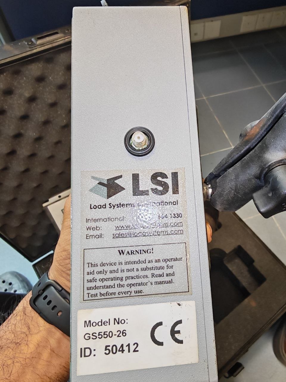 Wireless underhook load cell (60,000 lb) with GS550 underhook display, in hard case - LSI Robway (Load Systems International) GS550 display Model GS550-26; load cell Part No. GC060-CE, rated 60,000 lb - Image 3
