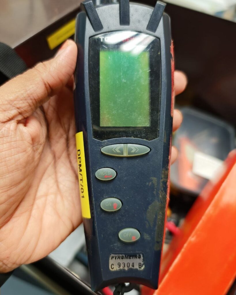 Dew point meter (air/surface temp, RH, dew point), with holster - TQC DewCheck MD8510