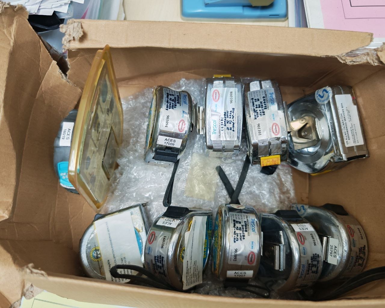 Measuring tapes (calibrated), box lot - Stanley (mostly PowerLock-type) / mixed various pocket tapes
