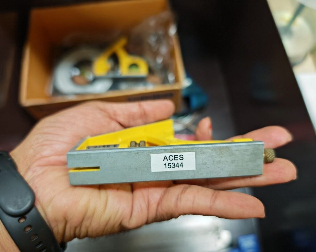 Combination squares with spirit level - unbranded (yellow cast head) combination square (model not seen)
