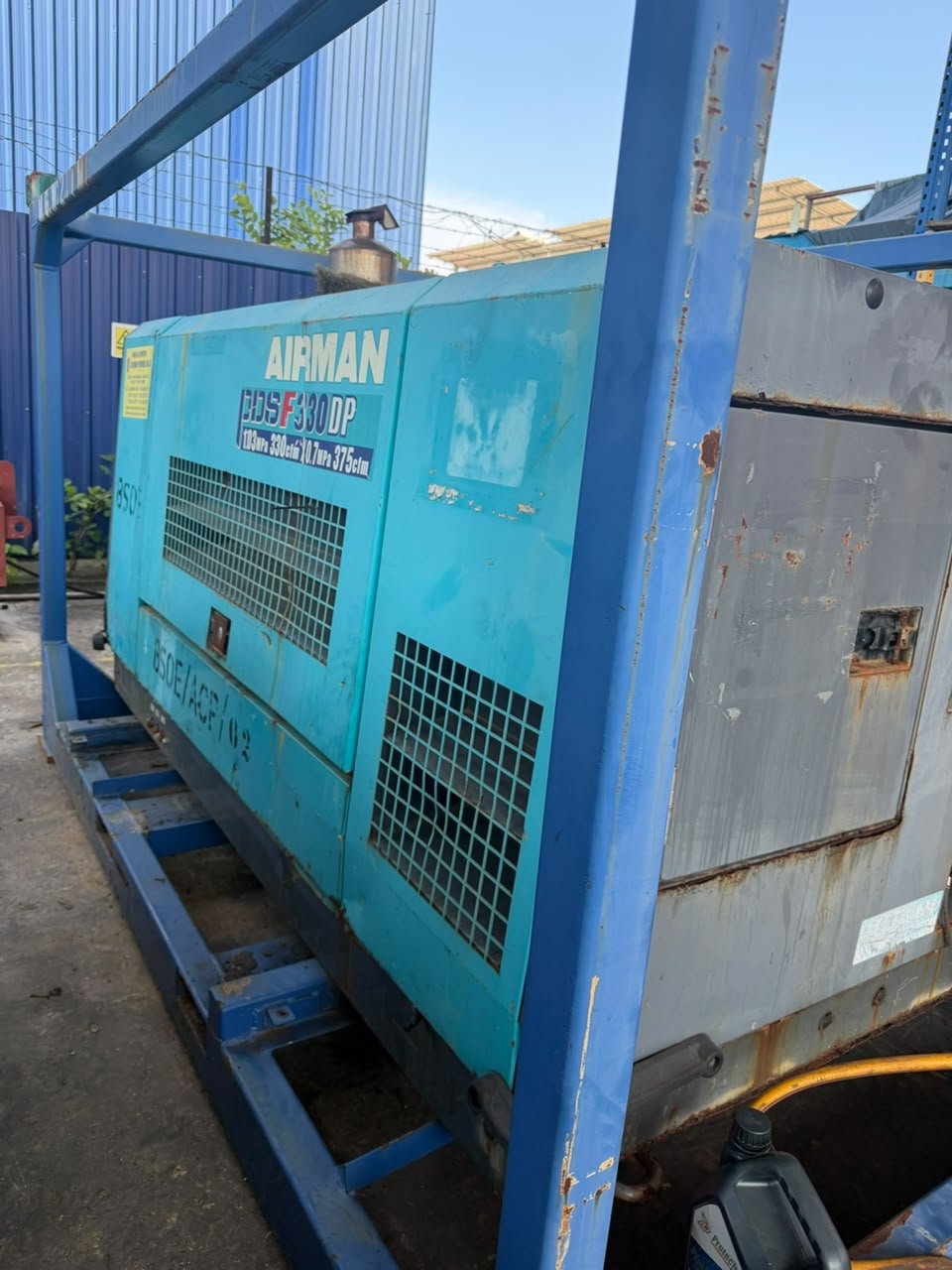 Air compressor AIRMAN (Hokuetsu) PDSF330DP-6B5, towable diesel, 1.03 MPa, in offshore lifting skid frames - qty 3 - Image 3
