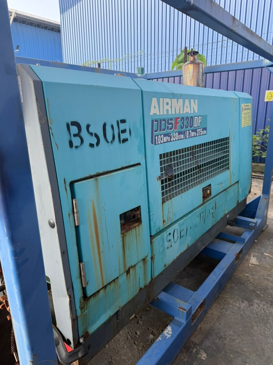 Air compressor AIRMAN (Hokuetsu) PDSF330DP-6B5, towable diesel, 1.03 MPa, in offshore lifting skid frames - qty 3 - Image 4